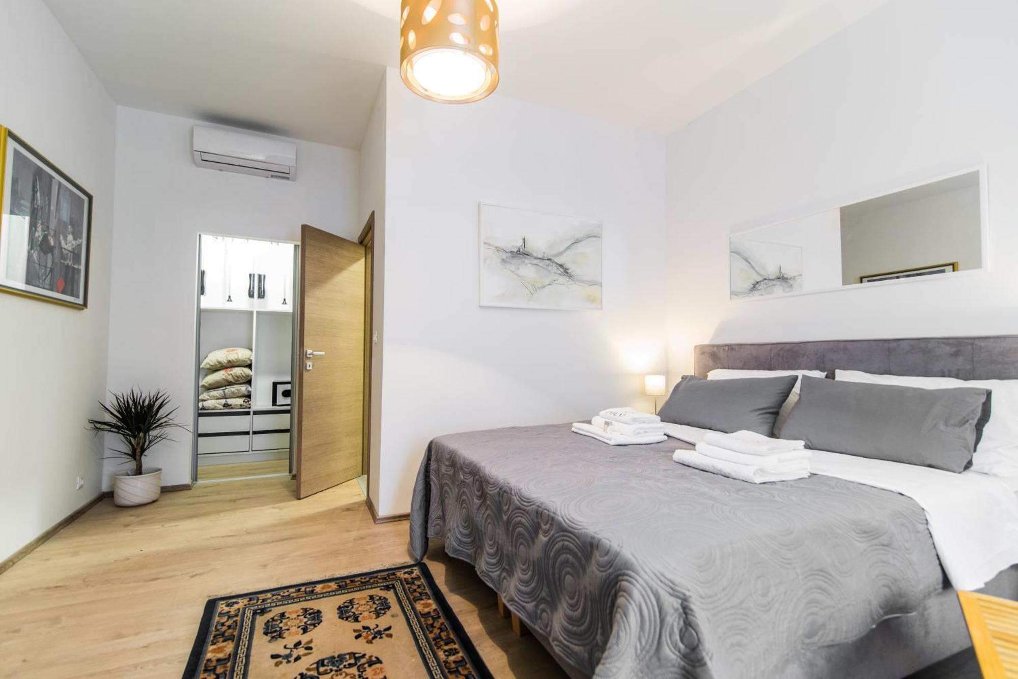 Polai Center Apartments Esterno foto